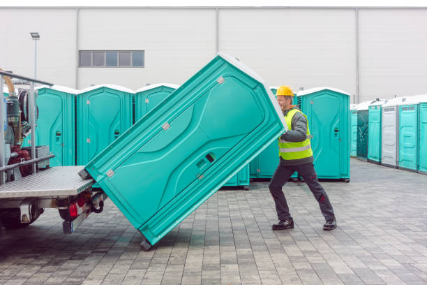 Best Portable restroom trailer rental  in Savanna, IL